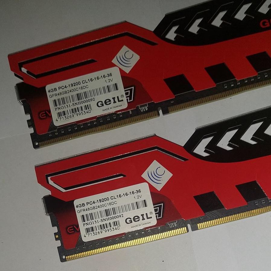 Ram GEIL Forza 8GB DDR4 2400MHz (Màu Vàng / Đỏ) - Cũ