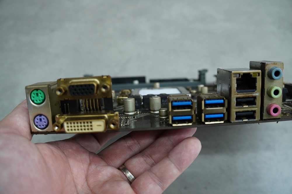 Mainboard Gigabyte GA-B360M - D2V - (Cũ, Không Kèm Chặn Main)