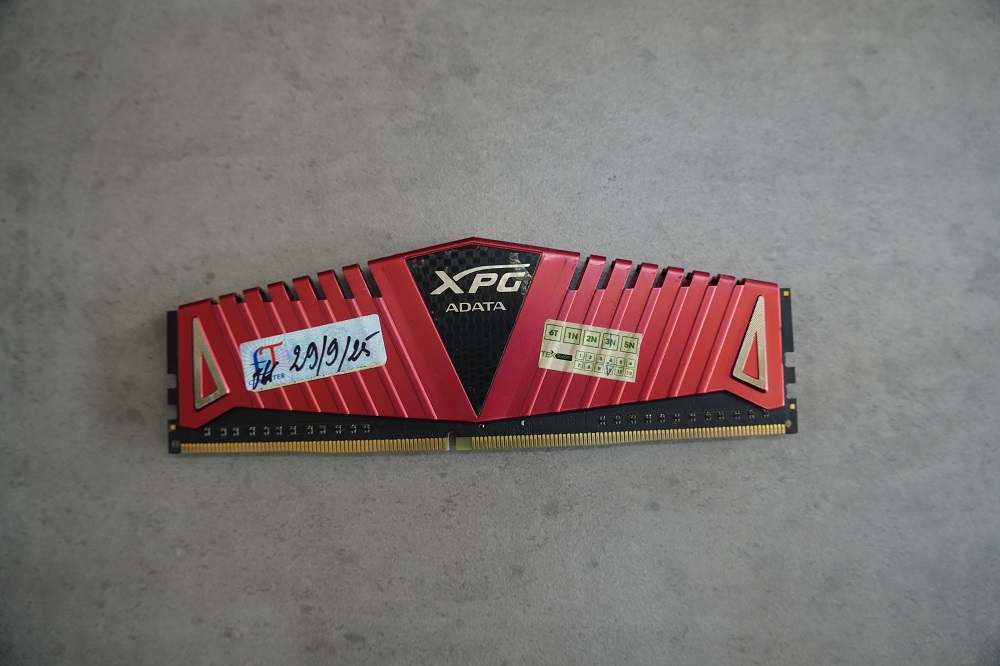 Ram Adata XPG Z1 8GB DDR4 2400 (AX4U2400W8G16-DRZ) - Cũ
