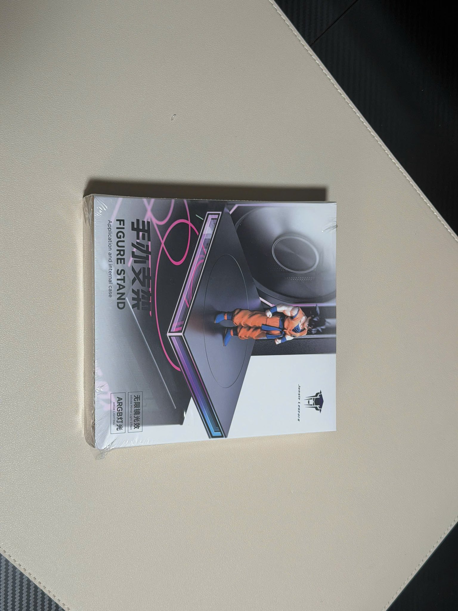 Giá Đỡ Mô Hình Trang Trí PC Jungle Leopard Led ARGB Gương Vô Cực