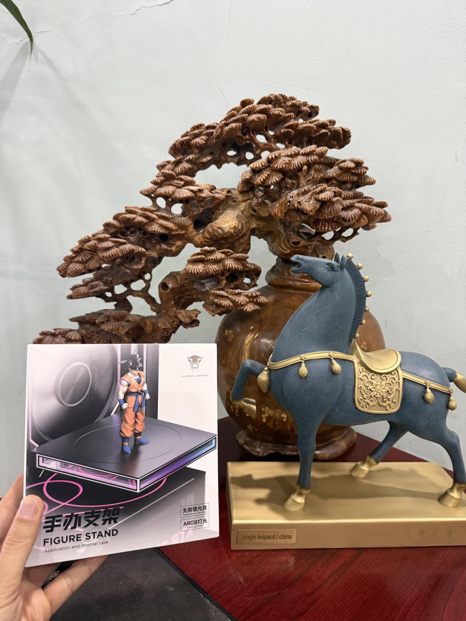 Giá Đỡ Mô Hình Trang Trí PC Jungle Leopard Led ARGB Gương Vô Cực